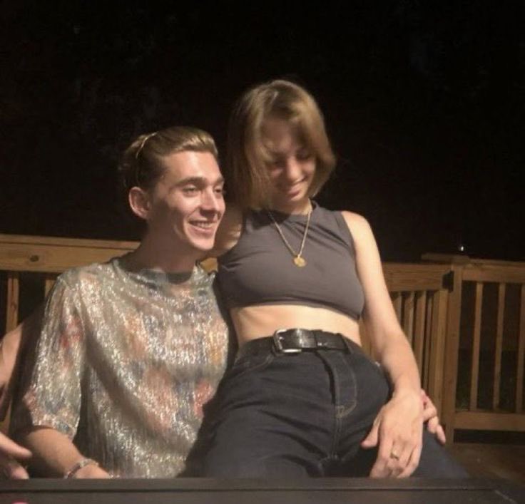 hoshiaame's tweet photo. Austin Abrams &amp; Maya Hawke https://t.co/ySqCLJ6Sfj