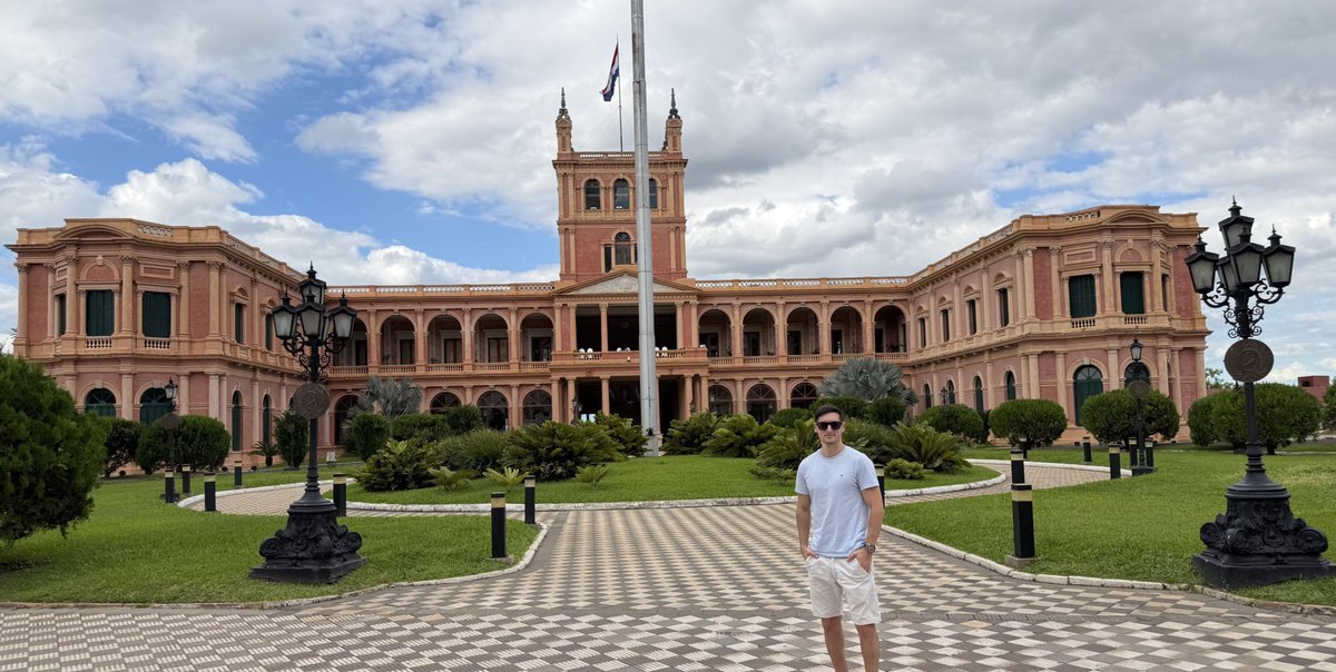 patobonato's tweet photo. 🇵🇾 Muchos paraguayos no terminan de valorar el país que tienen…

Acostumbrados a estar siempre ahí, se quejan, pero no se dan cuenta que…

Están muy por el encima del promedio de la región

Tienen cosas que mejorar? Obvio, como todos los países de la región.

Pero eso no indica que no estén muy por encima del resto.

Todo extranjero que critica a Paraguay es porque nunca ha ido a este país.

Todo paraguayo que critique a su país es porque nunca ha salido de ahí a ver cómo realmente viven los demás países.