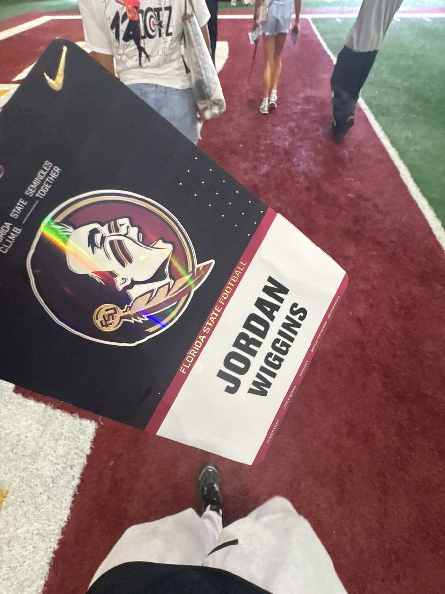 JordanWigg12's tweet photo. I had a great time in Tallahassee this past weekend, thank you for the invite🙏🏽#GoNoles🍢@_DJDaniels @ChuckCantor @Coach_Norvell 
@Tr3yRobinson_ @ChadSimmons_ @Andy_Villamarzo @RecruitGeorgia @benjaminwolk @DbCoachJulian @TomLoy247 @wiggins_coach @tballardqbcoach https://t.co/5oZW39zAbr