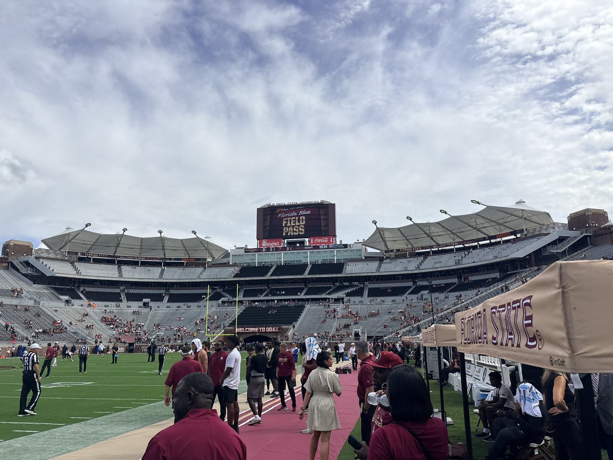 JordanWigg12's tweet photo. I had a great time in Tallahassee this past weekend, thank you for the invite🙏🏽#GoNoles🍢@_DJDaniels @ChuckCantor @Coach_Norvell 
@Tr3yRobinson_ @ChadSimmons_ @Andy_Villamarzo @RecruitGeorgia @benjaminwolk @DbCoachJulian @TomLoy247 @wiggins_coach @tballardqbcoach https://t.co/5oZW39zAbr