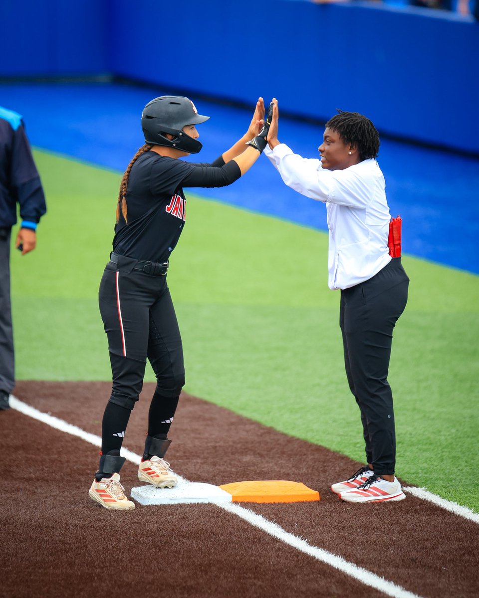 JaxStateSB's tweet photo. Happy #NationalCoachesDay to our favs❤️

#StayCocky🐔| #FearTheBeak👌 https://t.co/BqcbR17Odm