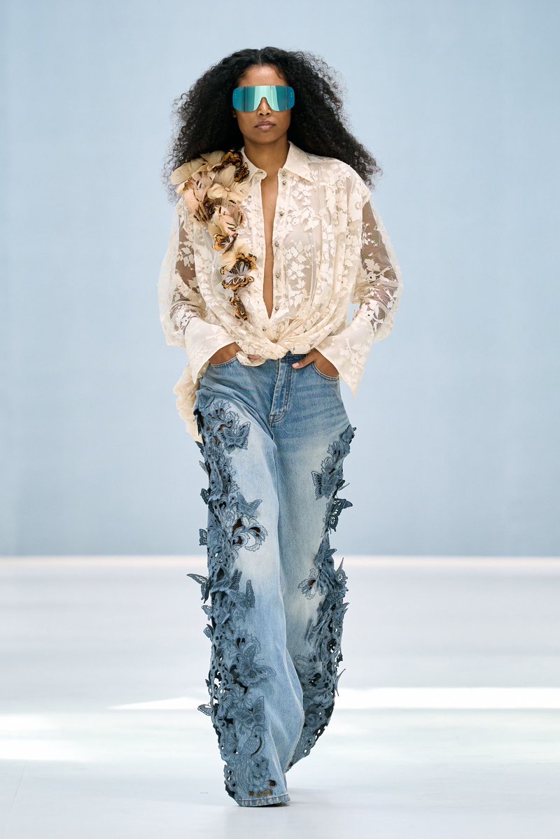 jacquemusx's tweet photo. It’s not rare to see butterfly references in a fashion collection, but it is very rare to see it executed this well. https://t.co/WOcrjQT6Pb