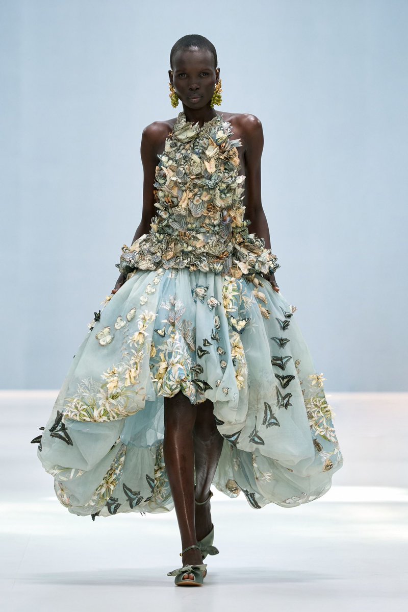 jacquemusx's tweet photo. It’s not rare to see butterfly references in a fashion collection, but it is very rare to see it executed this well. https://t.co/WOcrjQT6Pb