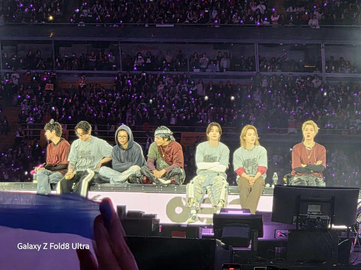 dereckblanco's tweet photo. Una imagen que muestra un poco de lo vivido en el concierto de @BTS_twt  @bts_bighit en Bogotá, pronto les llevaré detalles de varios videos y fotos que les hice con el #GalaxyZFold8Ultra de @SamsungLatin cc @GrupoPlusVE #BTS_WORLDTOUR_ARİRANG #BTS #BTSEnBogotá #BTS_WORLDTOUR_ARİRANG_BOGOTA