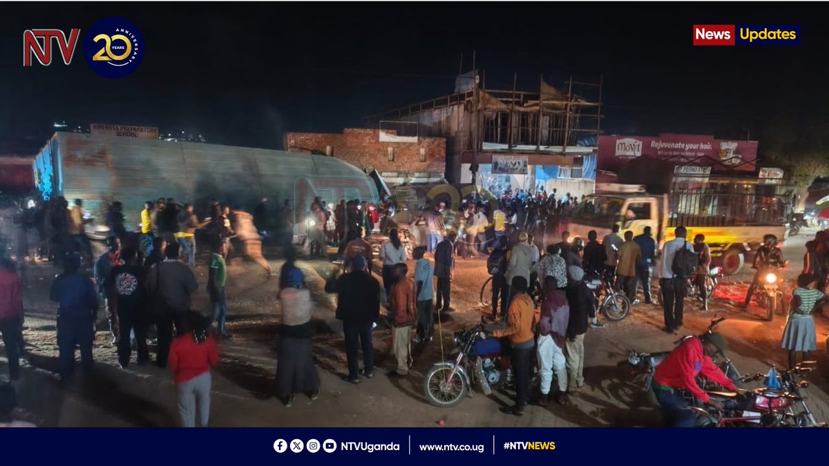 ntvuganda's tweet photo. UPDATE: At least five people have died after a trailer, registration number UA 234 DK, lost control and crashed into three vehicles at Kabwohe Stage in Sheema Municipality on Tuesday evening. #NTVNews

More details to follow.

📸 Hillary Keingana https://t.co/2ILEsaOGEo