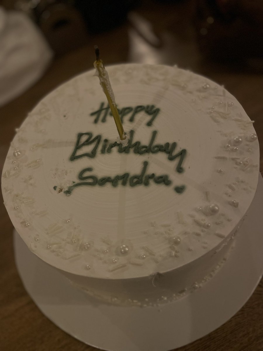 SandraL04e's tweet photo. A whole new level of blessings. 🥰🤍✨ Thank You God for another year of life. I celebrate ME! 🎂👑 https://t.co/hWITiFwEpR