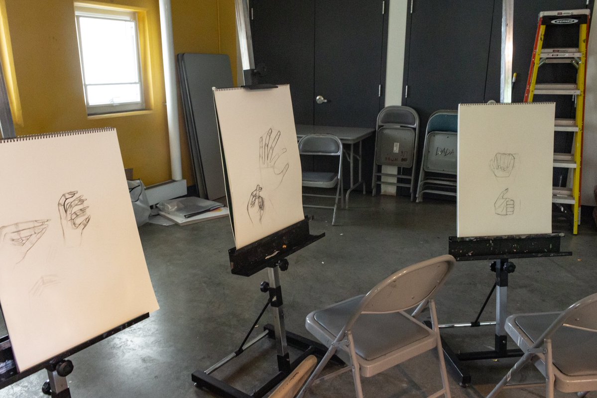 Judsonartdesign's tweet photo. Drawing II hand gesture practice

#judsonartdesign #figuredrawing #drawingstudio #judsonawesome https://t.co/hNaFgWCdDg