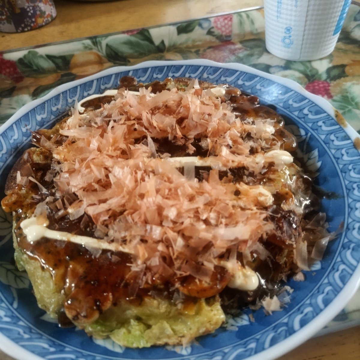 kurodora8823's tweet photo. 透析終了（増え４％　200残し）
無事です　
夜ご飯はレンチンお好み焼き
かつお節増量しでみた
ソースがなかなか美味 https://t.co/4zDj4DjeyP