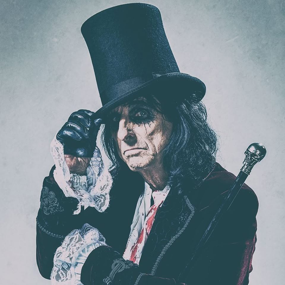 littlesteven_ug's tweet photo. Please welcome the newest DJ to The Underground Garage SiriusXM family. The legendary Alice Cooper! 

"Alice in Underland" premiers this Saturday at 4 PM ET with a replay Sunday at 9 PM, or anytime on demand. https://t.co/Sb46In6bqY