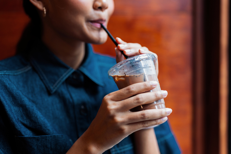 29Secrets's tweet photo. There are lots of things you should bring to a job interview, but an iced coffee is definitely not one of them:

https://t.co/pLtdNeCDai https://t.co/qRB4mCP38B