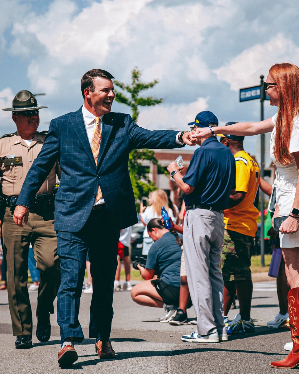 ETSUFootball's tweet photo. Happy National Coaches Day, HBC 🫡

#GoBucs | #BUCkleUp https://t.co/xYXSk7ZnVI