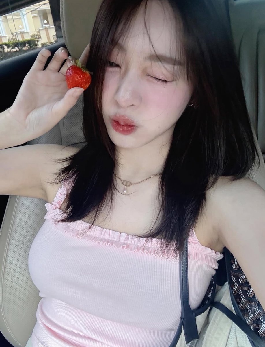 devsdolla's tweet photo. รับงาน นั ดง่าย ตร งปก เจ อ จ่าย จบ ฟ รี ห้ อ ง ❣

~LINE 🆔 t9oi

Boyle's Law question: A gas has a volume of 2 liters at a pressure of 2 atm. If the pressure is reduced to 1 atm, what will the volume be? 😈🍒

~💘 #อรัญ
#รับงานอรัญ https://t.co/YAAxezzmkt