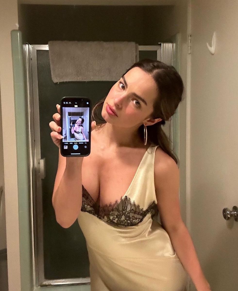 AddisonBase's tweet photo. Happy 26th birthday, Addison Rae! 🧡 wishing you all the best things in life! 💓 https://t.co/z6cFoZQe1t