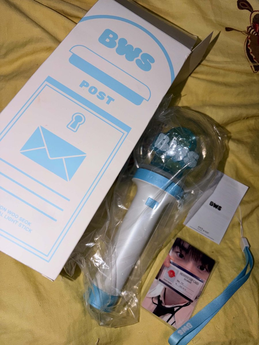 eshoradelira's tweet photo. WTS LFB PH BWS LIGHT STICK
Byeon Woo Seok Official Light Stick
unsealed complete inclusions free sf
₱1500
onhand and ready to ship
pwedeng sa meet-up sa MOA sa Oct 10.

loc: laguna

The Secret Library Fanmeet Byeon Wooseok Manila Ph MOA Arena https://t.co/BsBdsgmJq6