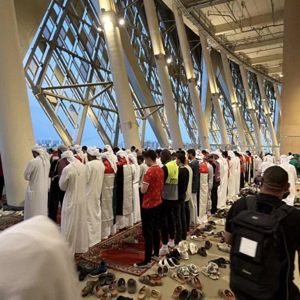 ae_wasl's tweet photo. الله لا يردكم خايبين 🇦🇪🤍 https://t.co/uXr0ElO5nn