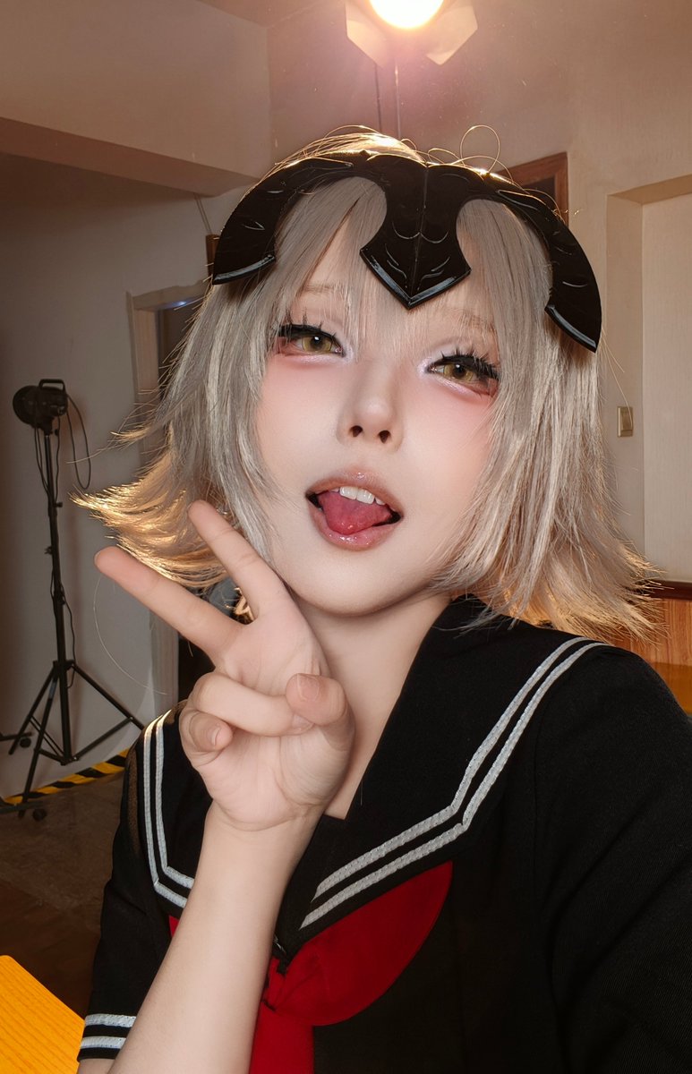 Ducks430's tweet photo. #FGO #ジャンヌオルタ #邪ンヌ #JeanneAlter #Jalter #cosplay #Fate https://t.co/SqDMUOQBy2