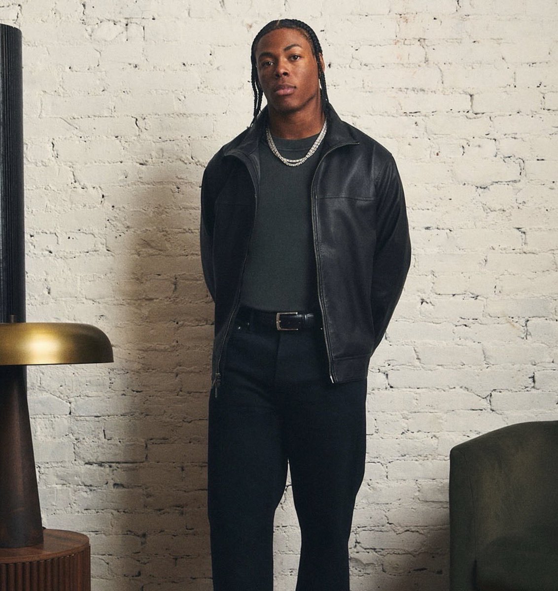 the_det_times's tweet photo. Lions RB Jahmyr Gibbs is now partnered with the Abercrombie clothing brand 🔥

(via @Abercrombie) https://t.co/BzLq3ZXgNt