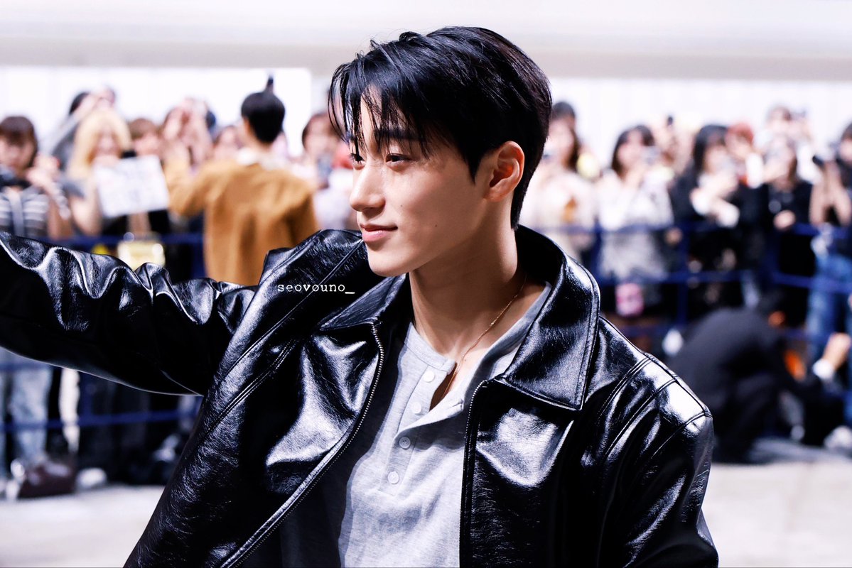 L_yunnn's tweet photo. 261003
🇯🇵パパラッチ会🫶🏻
Paparazzi Association
#CHOISAN #SAN #최산 #サン
#ATEEZ #에이티즈

와 너무 가까워.. 심장 떨려 https://t.co/jNvynjvEyR