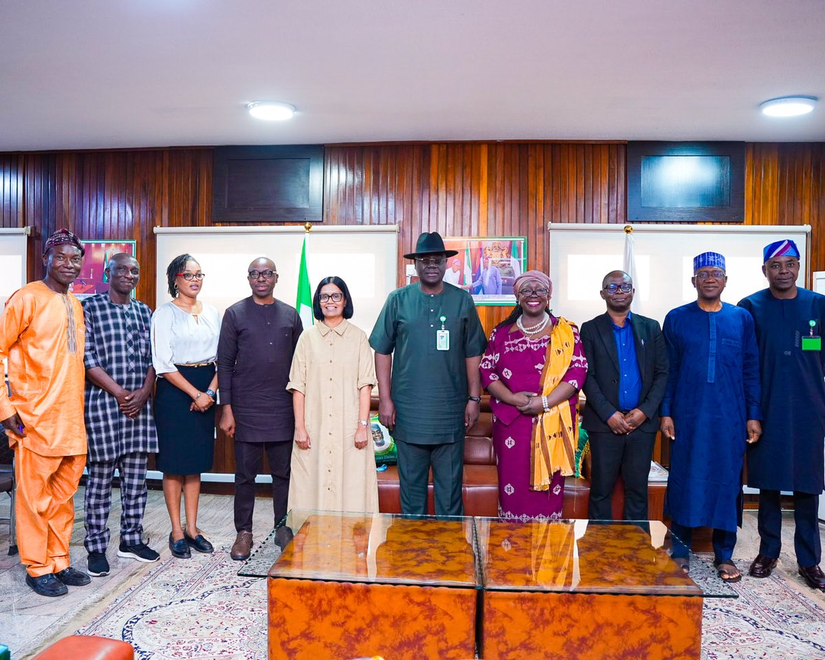 ElsieAttafuah's tweet photo. A pleasure to meet Mr. Abel Olumuyiwa Enitan, Head of the Civil Service of the Federation, and congratulate him on his appointment.

Our discussions centred on strengthening public institutions, advancing innovation and equipping the civil service to translate Nigeria’s dev't ambitions into effective delivery and tangible progress for its people.

@OHCSF_NGR has been a key partner in advancing public service transformation and @UNDPNigeria looks forward to deepening this partnership to build enduring institutional capacity and deliver lasting development gains for Nigeria.

@NigeriaGov 
@NGRPresident