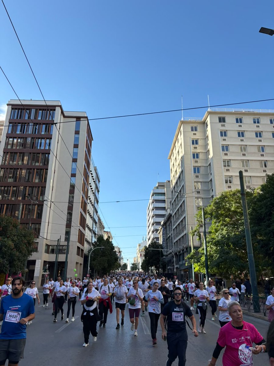 americanpandi's tweet photo. What brought over 58,000 people together on the streets of #Athens over the weekend?

#AmericanPandI's Nikolas Apostolou, Venetia Theocharidi &amp; Sophie Carabournis participated in the 18th Greece Race for the Cure® in support of breast cancer prevention.

🔗https://t.co/3m8oxJ86rN https://t.co/3N0ZrPZYqp