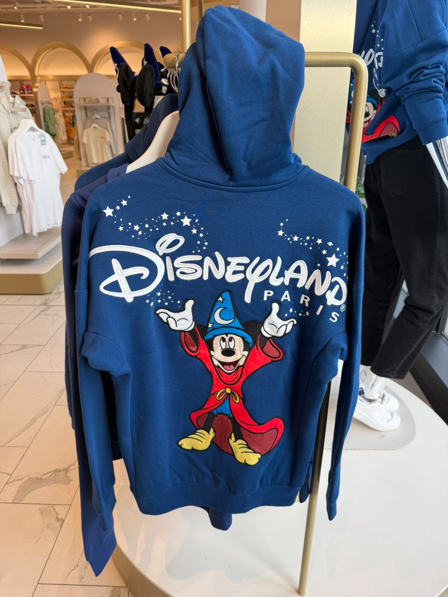Cave0fWonders's tweet photo. ✨ 🛍️ Veste à capuche : Fantasia - 66€ - Disney Style ✨

#disneylandparis https://t.co/IKQNIJlqfo
