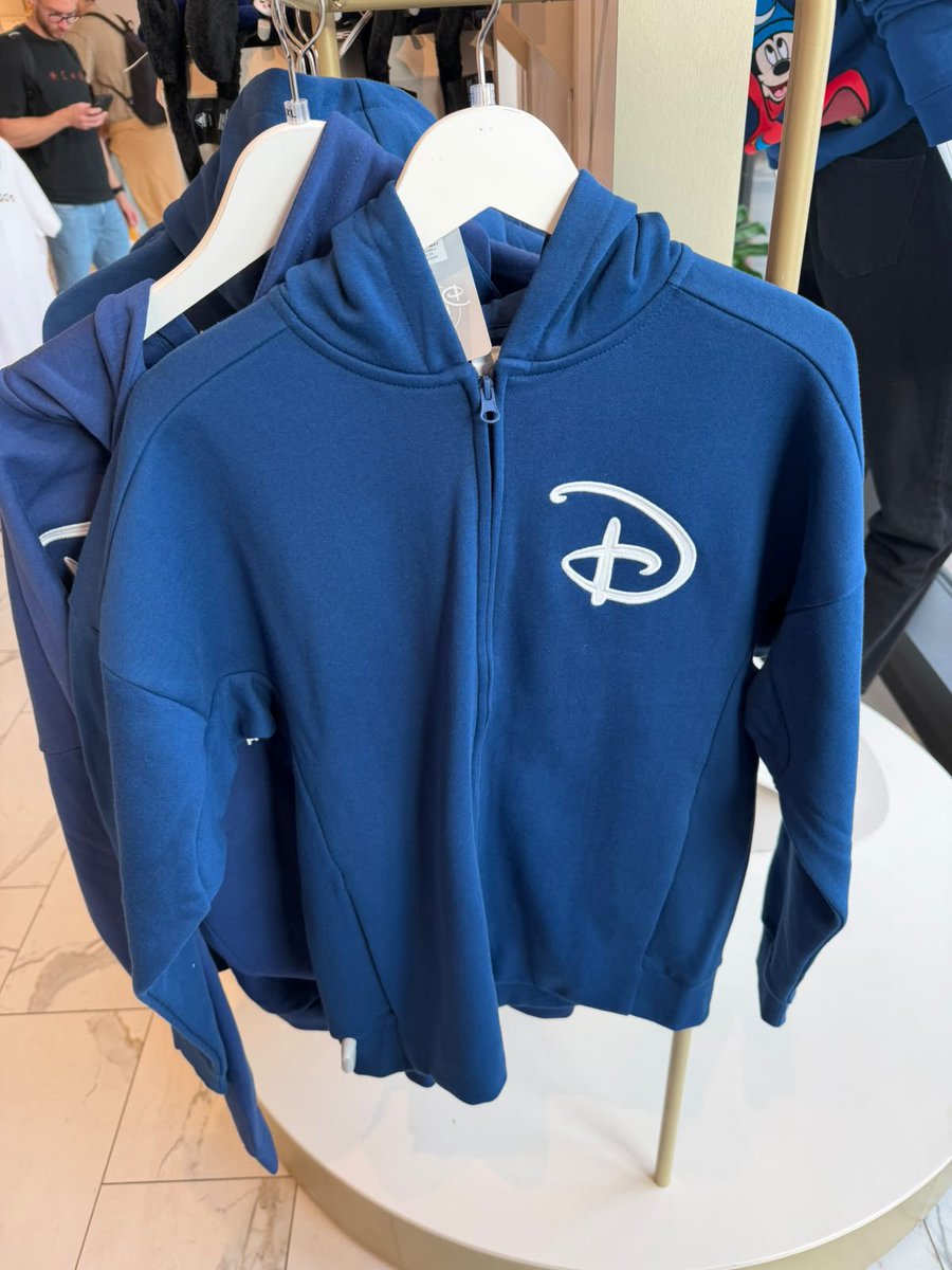 Cave0fWonders's tweet photo. ✨ 🛍️ Veste à capuche : Fantasia - 66€ - Disney Style ✨

#disneylandparis https://t.co/IKQNIJlqfo