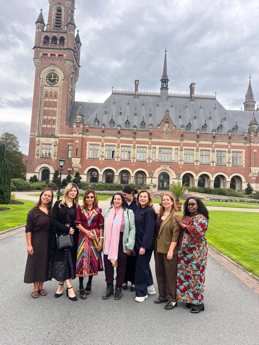 Peace_Track's tweet photo. During our recent visit to The Hague, on the sides of ICAN Forum, we along @whatthewomensay WASL members from Yemen, Afghanistan, Lebanon, Myanmar, and South Sudan, met Dutch MPs @suzanne_GL, @MpanzuBamenga and Nicole Maes to discuss WPS issues including the impact of funding cuts on women-led organisations, and the need to protect and resource women human rights defenders and peacebuilders. The meeting was organised and facilitated by @oxfamnovib and @genderplatform #SheBuildsPeace
