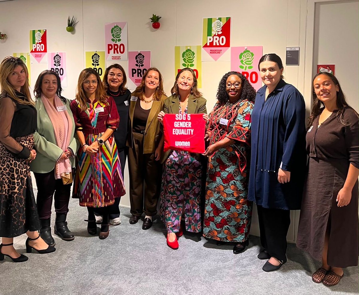 Peace_Track's tweet photo. During our recent visit to The Hague, on the sides of ICAN Forum, we along @whatthewomensay WASL members from Yemen, Afghanistan, Lebanon, Myanmar, and South Sudan, met Dutch MPs @suzanne_GL, @MpanzuBamenga and Nicole Maes to discuss WPS issues including the impact of funding cuts on women-led organisations, and the need to protect and resource women human rights defenders and peacebuilders. The meeting was organised and facilitated by @oxfamnovib and @genderplatform #SheBuildsPeace