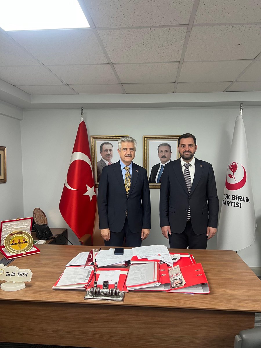 TevfikEren06's tweet photo. Mardin İL Başkanımız sayın Salih Ersöz Beyle Genelmerkezimizde istişarede Bulunduk https://t.co/OoHVAHXFns