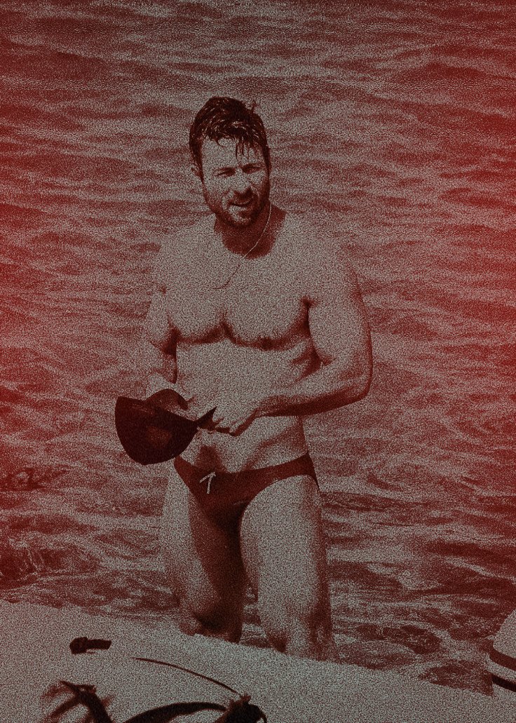 VAMPMAFIUS's tweet photo. ⠀ 

⠀⠀⠀⠀          your   𝓬𝐚𝐦𝐞𝐫𝐚   𝐫𝐨𝐥𝐥   if  
                      𝕲𝙖𝙨𝙥𝙖𝙧𝙙   was   your   man.

⠀ ⠀ᅠ
ᅠ              
ᅠ https://t.co/ubSDx0pO3S