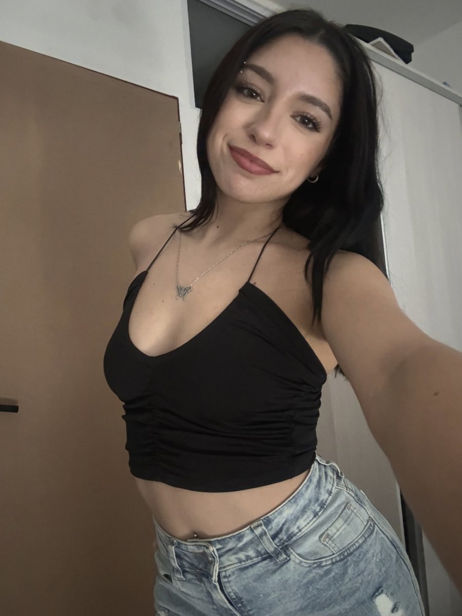 willowpeachyy88's tweet photo. current goal: stay adorable and get through the day https://t.co/6ADuy5A3kK
