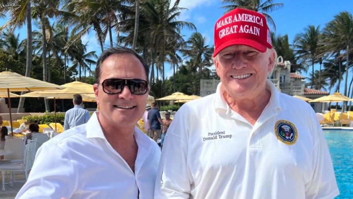 HLFrisbie's tweet photo. El abusador de menores de hoy

Es Mike Caruso, arrestado el mes pasado por abusar sexualmente de un miembro de su familia de cinco años

El Partido Republicano de Palm Beach Florida lo respaldó hoy en su nominación https://t.co/QMFabuz4Mf