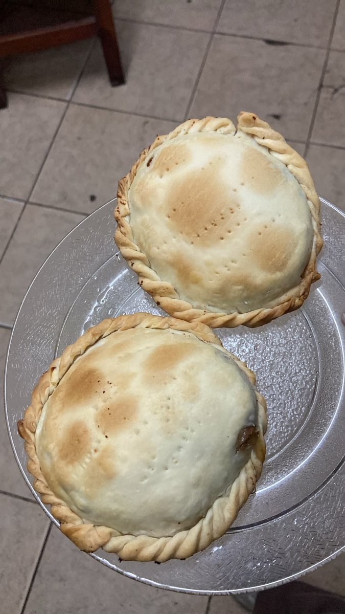 Srrano_tb's tweet photo. @hyuuvita empanada de Pati gente https://t.co/lRdSii4GDI