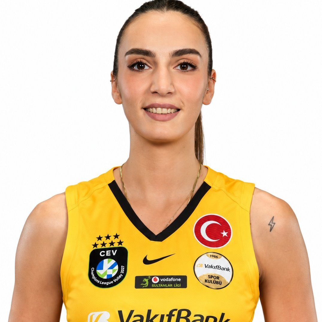 gibbybaris's tweet photo. ✅ Zehra Güneş, Cansu Özbay, Deniz Uyanık ve Berka Buse Özden; 2026 yılında oynadıkları 6 kupada da şampiyon oldular

🏆 Kupa Voley
🏆 Sultanlar Ligi
🏆 Şampiyonlar Ligi
🏆 Milletler Ligi
🏆 Avrupa Şampiyonası
🏆 Şampiyonlar Kupası

🔙 Sezon öncesi oynadıkları 2 hazırlık turnuvasında bile şampiyon oldular

📍 Berka, Avrupa Şampiyonası yerine Akdeniz Oyunları'na gitti ve orada şampiyonluk yaşadı