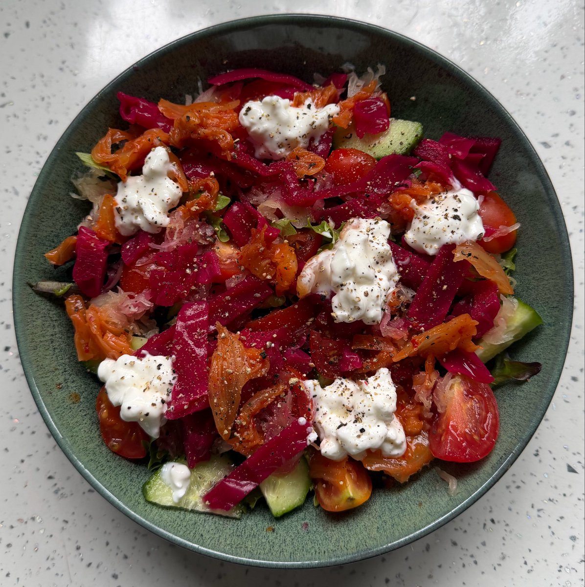 reidrexia's tweet photo. salad for dinner today <33 https://t.co/JVRCaWfyOz