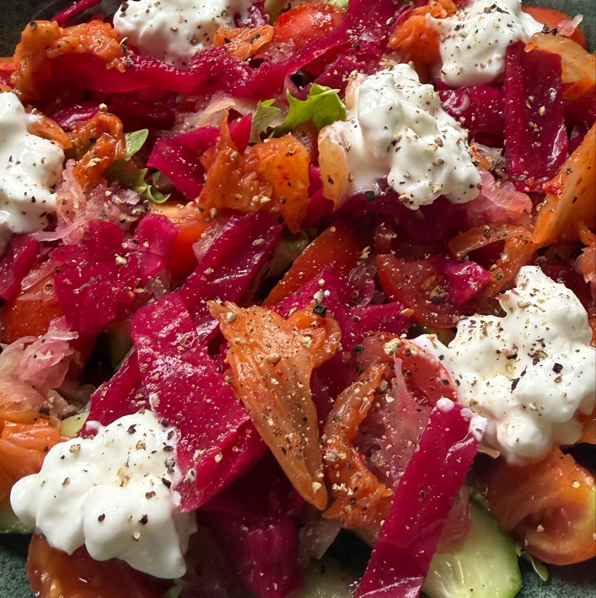 reidrexia's tweet photo. salad for dinner today <33 https://t.co/JVRCaWfyOz