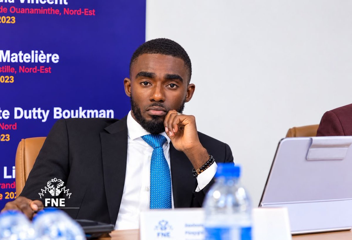BasenVerite's tweet photo. Le #Coordonnateur du Conseil stratégique d’#EDE, #Rodney #Louis, estime nécessaire d’élargir la #participation au sein de l’équipe #Gouvernementale. Dans une #prise de #position, il réitère son soutien à la #dynamique conduite par le Premier #Ministre #Alix #Didier #Fils-Aimé et propose d’y associer davantage de #compétences. Il met l’accent sur la sécurité, la #poursuite du processus #électoral et la relance économique. Par ailleurs, #Rodney #Louis salue les #modifications du #décret #électoral, notamment l’inscription en #ligne des #électeurs et la #réduction des #pièces exigées aux #candidats.
#Basen_Verite