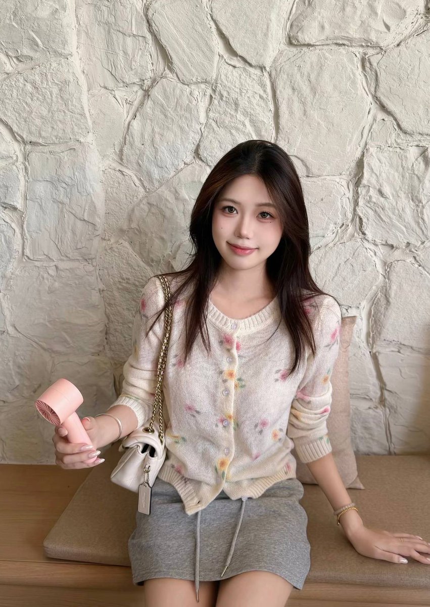 bsnrik's tweet photo. 梦想成为美女 https://t.co/T8AX1t7GFG