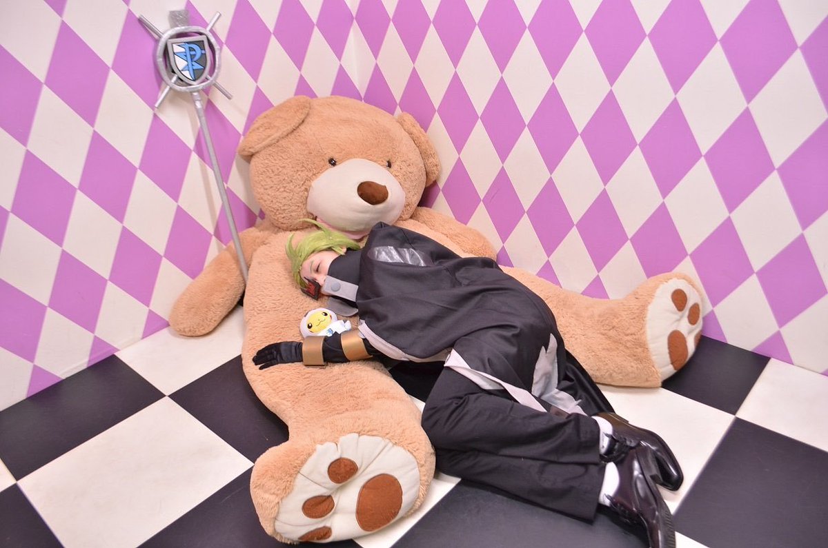 aimishixx's tweet photo. Ghetsis being forced to sleep in my pink and purple room like https://t.co/LX0AWzgb6a