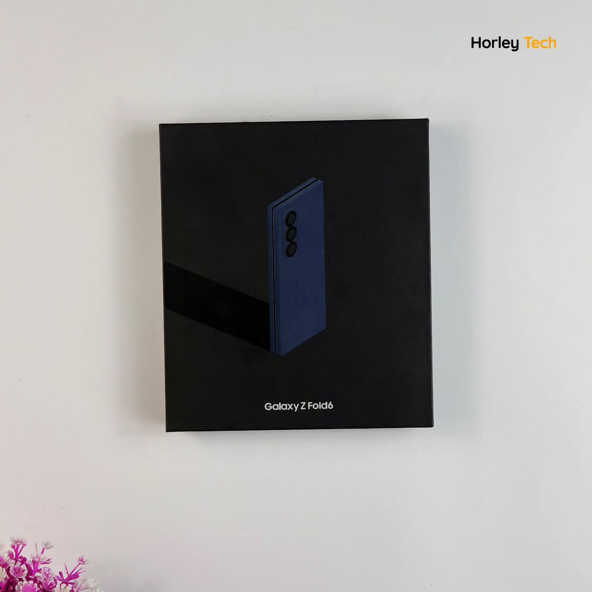horleytech's tweet photo. Folded, it's your everyday phone. Unfolded, it's your workspace.
The Galaxy Z Fold 6 is available at HorleyTech — 256GB to 1TB.
#GalaxyZFold6 #SamsungGalaxy #LatestFoldable #Gadgets https://t.co/q9F8VbKwYq