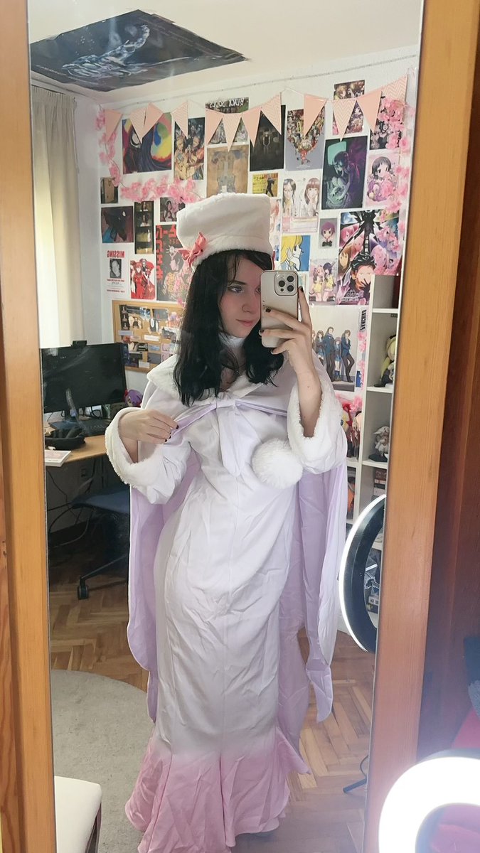 jokerkebab7's tweet photo. Anastasia hoshin cosplay! #rezero https://t.co/sUEPZiC7ob