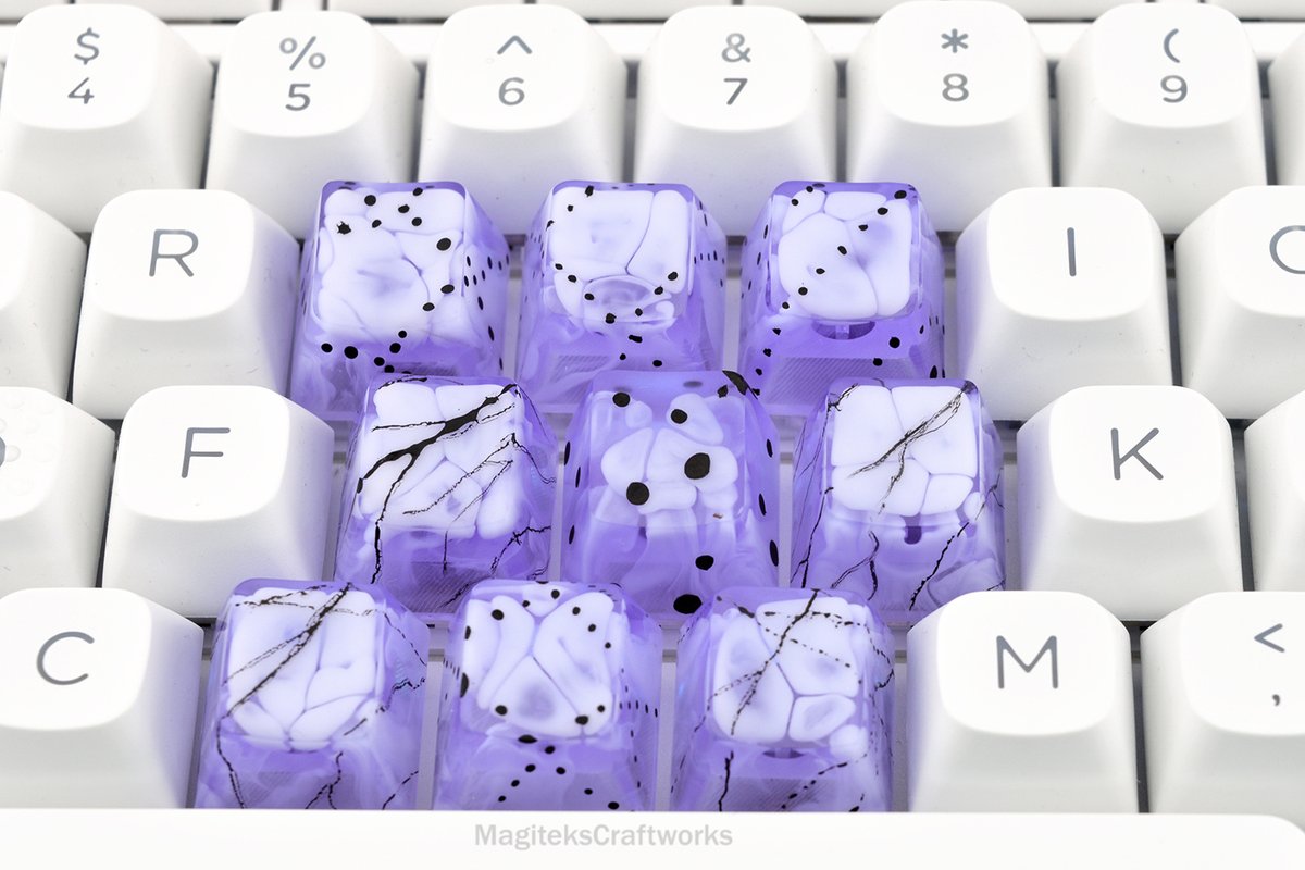 Magitek__Knight's tweet photo. Today's keycaps -Purple Haze~ OEM and Cherry Row 4 ⭐https://t.co/EsCiPZTaTk  
----------------
[ #art #keycap #keycaps #keyboards #crafts #resinart #OEMkeycaps #cherrykeycaps #Magitekart ] https://t.co/JwNd15H9MY