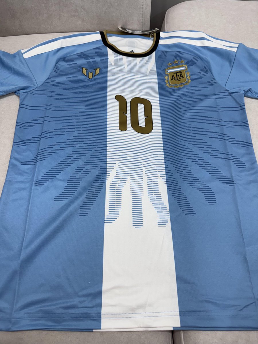 kitgg5_com's tweet photo. I received the special edition Messi soccer ball today, and the quality is outstanding—definitely worth getting. Check out https://t.co/pRSPZqb8aO. https://t.co/4K1H7LrmSB