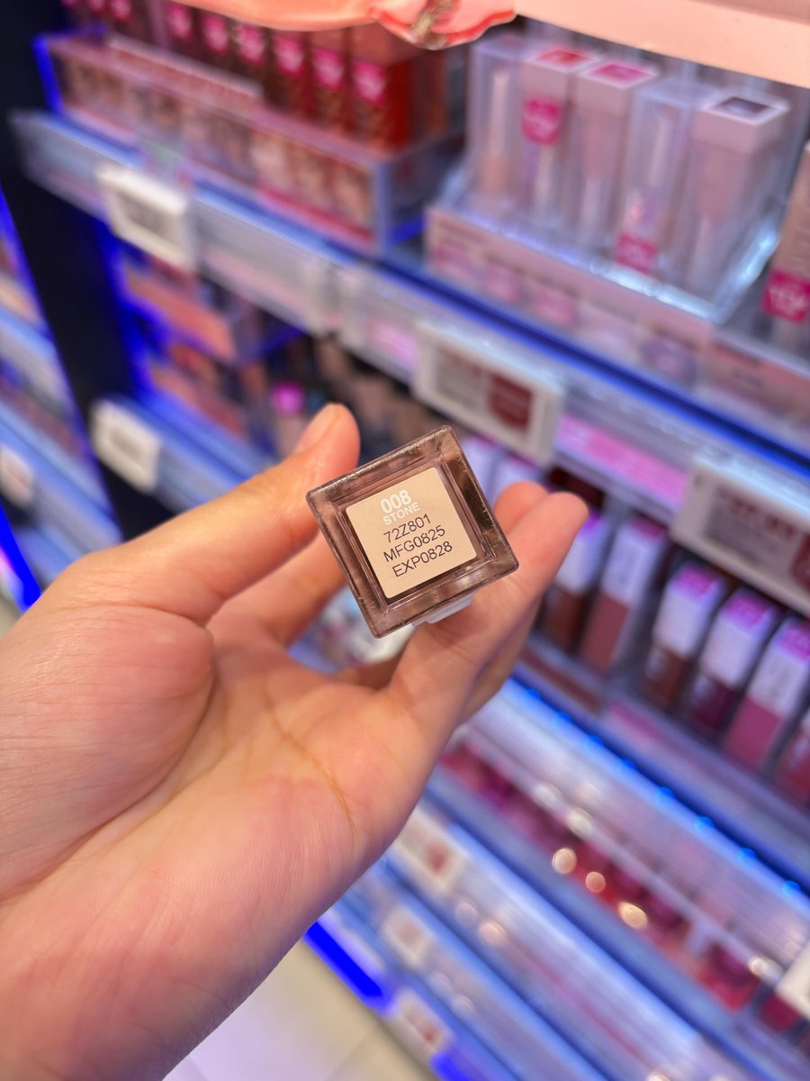dasonle199's tweet photo. My friend swore this lipsticks would give that lit-from-within effect, and now I owe her the biggest iced latte ever 😭🎀
👉 Check it out here!#ad: https://t.co/jSTTCdS57k https://t.co/i9VvUORLUd