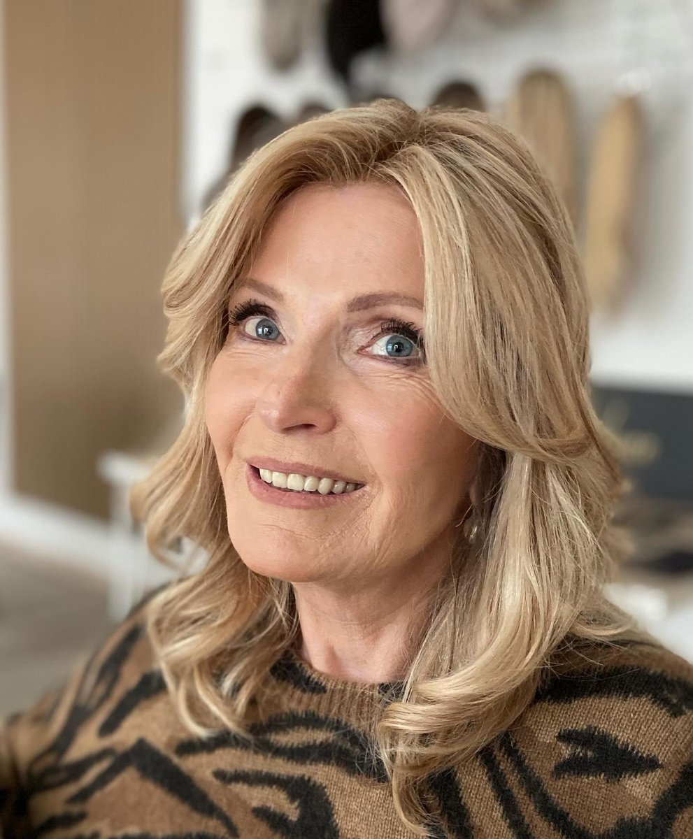 FolleaHair's tweet photo. “Lady’s Hair in Irish Cream 

After a thorough consultation &amp; trying on various wigs, this client decided on a FOLLEA wig.

The "Style" model ultimately won her over.

She had previously worn the "René" model.” - ‌@trendfriseur_haarscharf FOLLEA Retailer 

💕 #FolleaByDanielAlain https://t.co/MpPH79QCZj