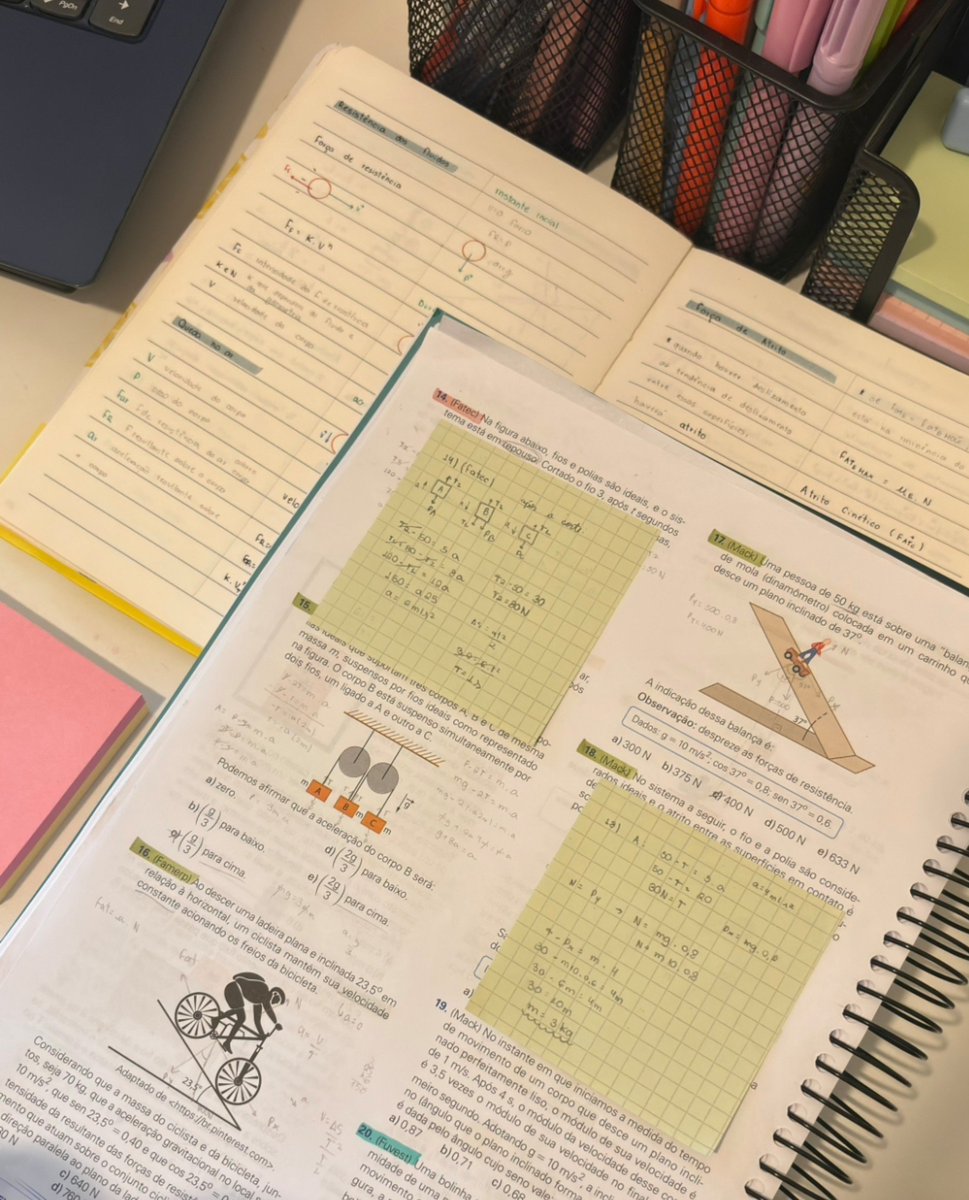 paolanottes's tweet photo. revisando física 🤠 #studytwtbr https://t.co/3vPQmblEWk