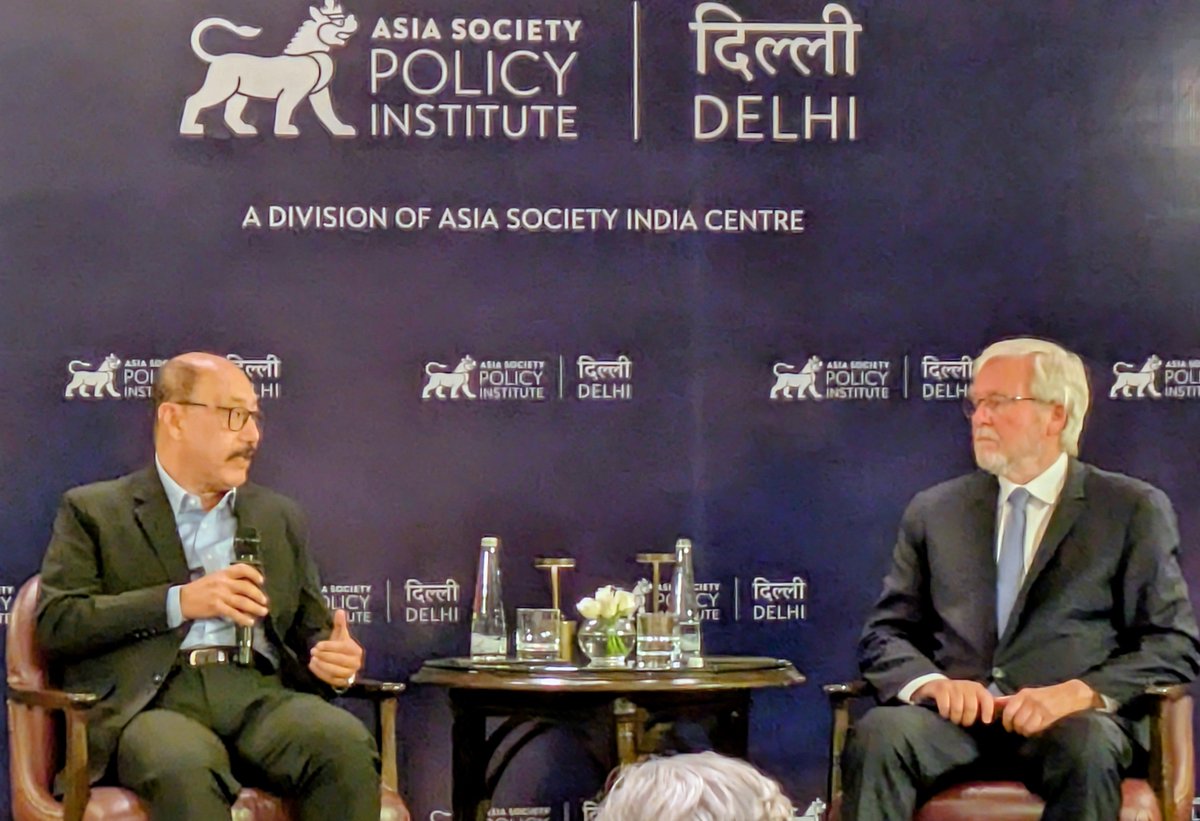 bhatia_rk's tweet photo. Two former ambassadors.
One, a former PM of Australia, while the other  a former FS and  present MP.
Great conversation tonight on the changing dynamics in Asia, US-China, China's relations with India and Australia, Indo-Pacific, the Quad and more.
 Packed room.
Thank you, ASPI. https://t.co/G6rDY8wFpc
