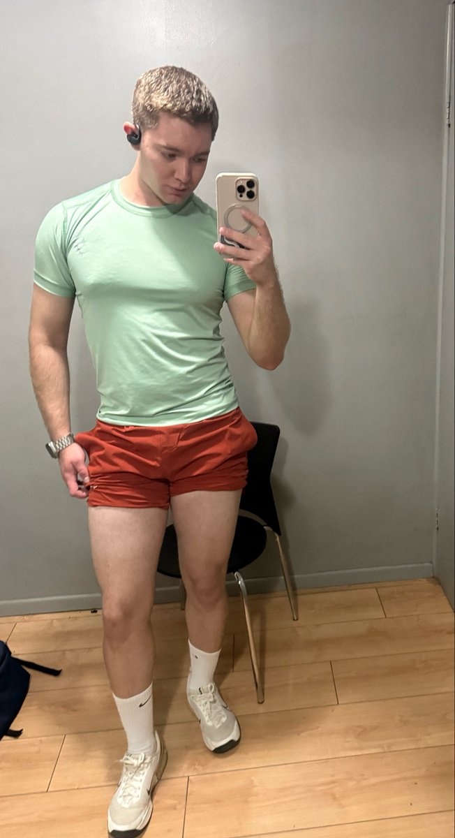 VAdrian2024's tweet photo. #gym #fitnes #gay https://t.co/U2I9ueAgBe