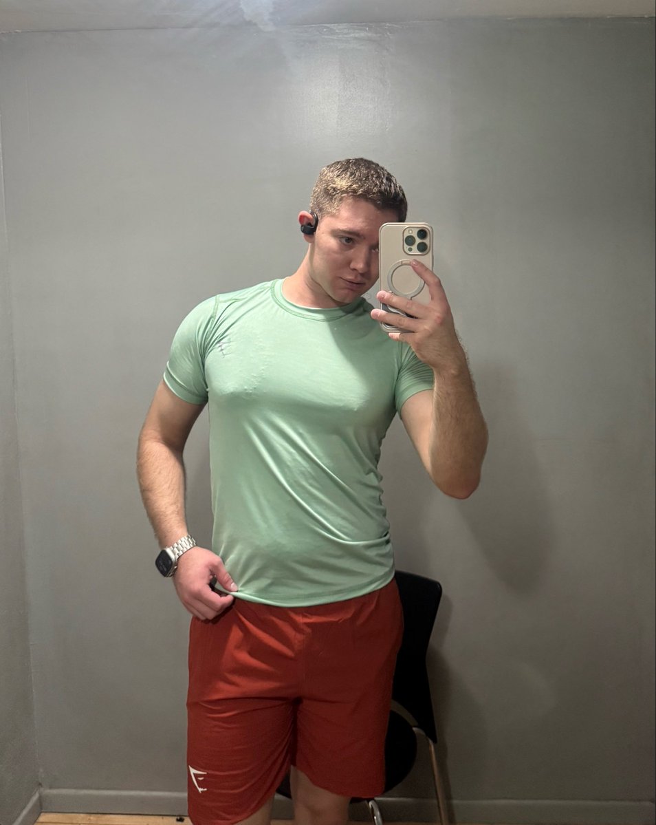 VAdrian2024's tweet photo. #gym #fitnes #gay https://t.co/U2I9ueAgBe