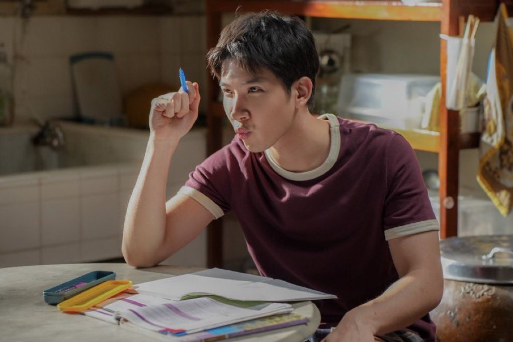 firstkhaotungbr's tweet photo. PRECIOSOS! Fotinhas maravilhosas dos nossos meninos, alguém mais ansioso por essa série???😫🐉 

#TheInvisibleDragonQ2 #FirstKhaotung
 #เฟิร์สข้าวตัง https://t.co/IpV3wQ95hM